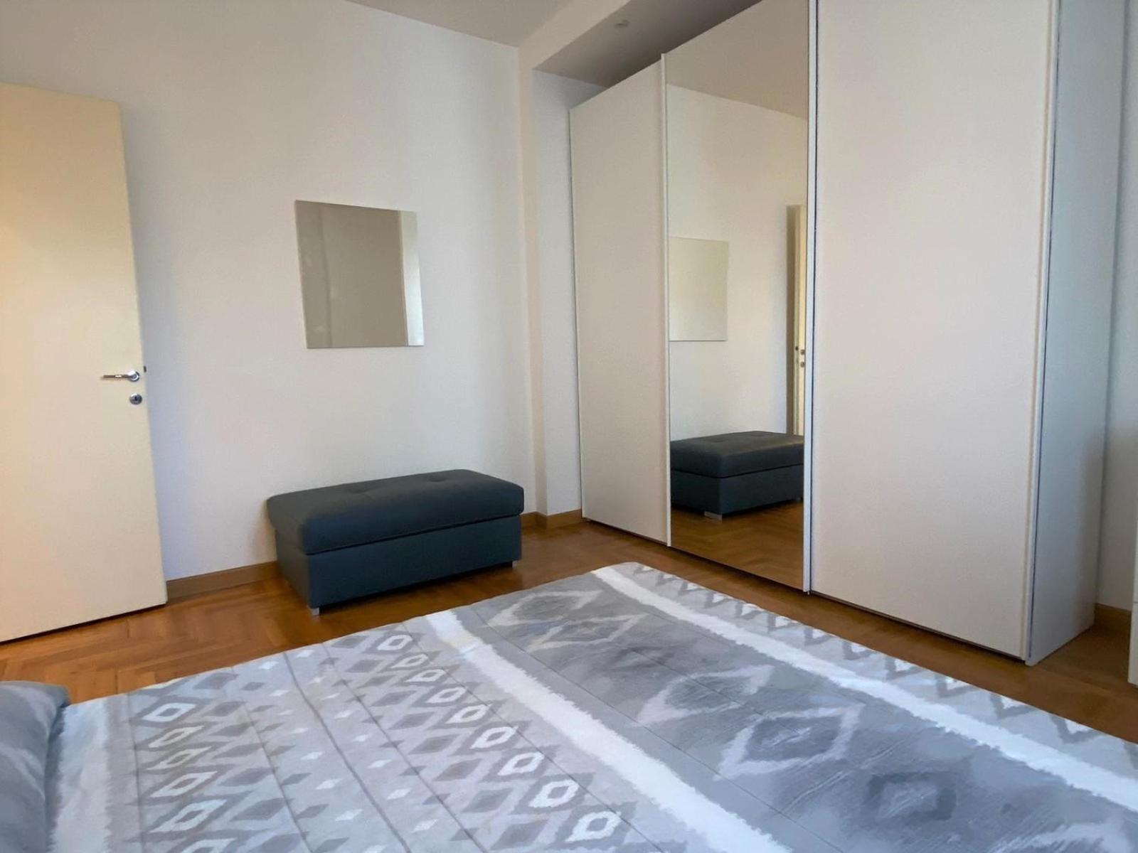 The Little Duck - Modern Apartment With Balcony Como Exterior photo
